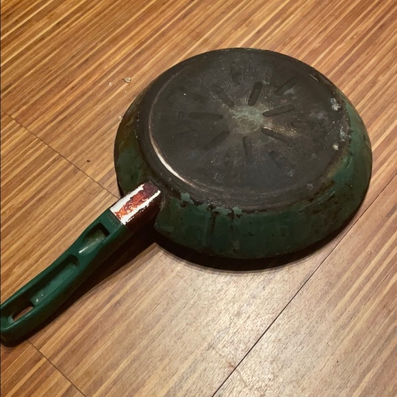 3 nonstick T-fal pots and pans - Picture 10 of 15